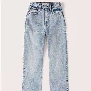 Abercrombie - 90s Ultra High Rise Straight Jeans